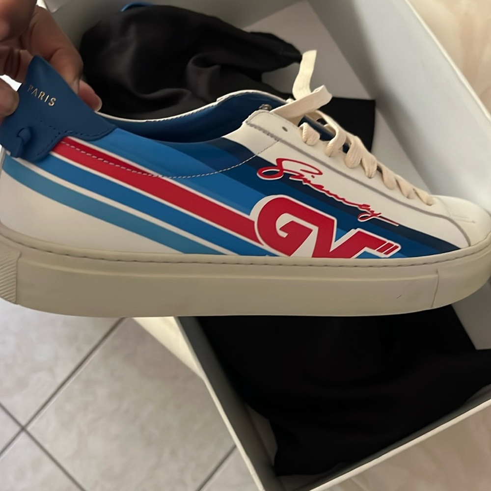 Size 42 givenchy Paris